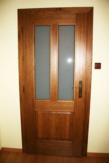 Stylové dubové dveře.